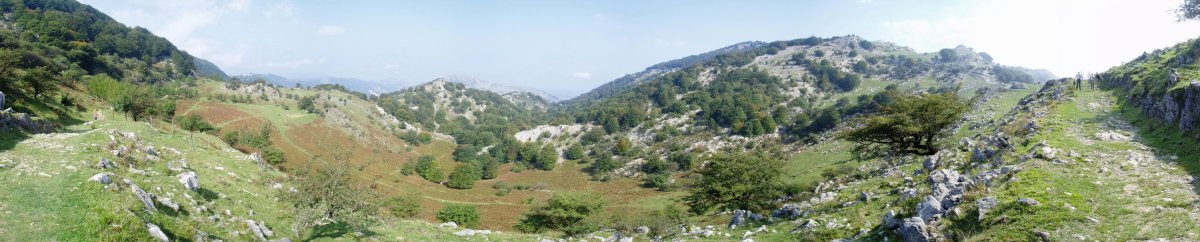 Aittolatik igotzen den bidetik ikuspegi zabala