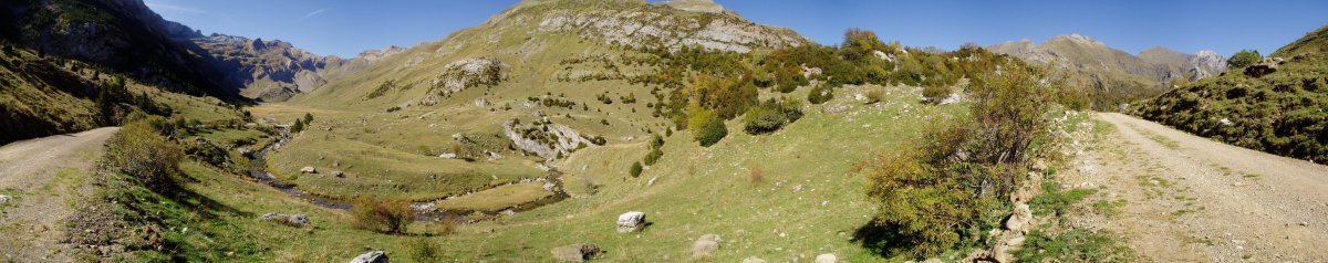 Otal bailararen sarreratik ikuspegi zabala
