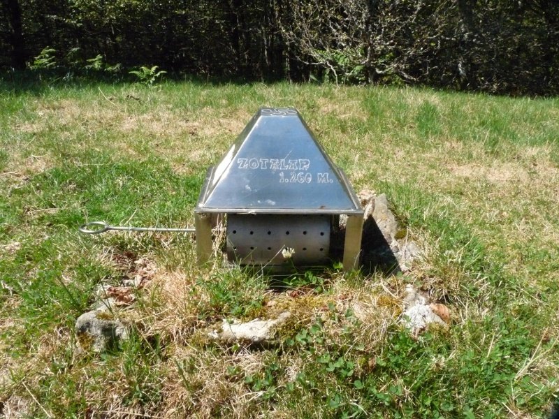 Zotalarko txartelontzia, Atarrabiako Idoskia taldeak jarria