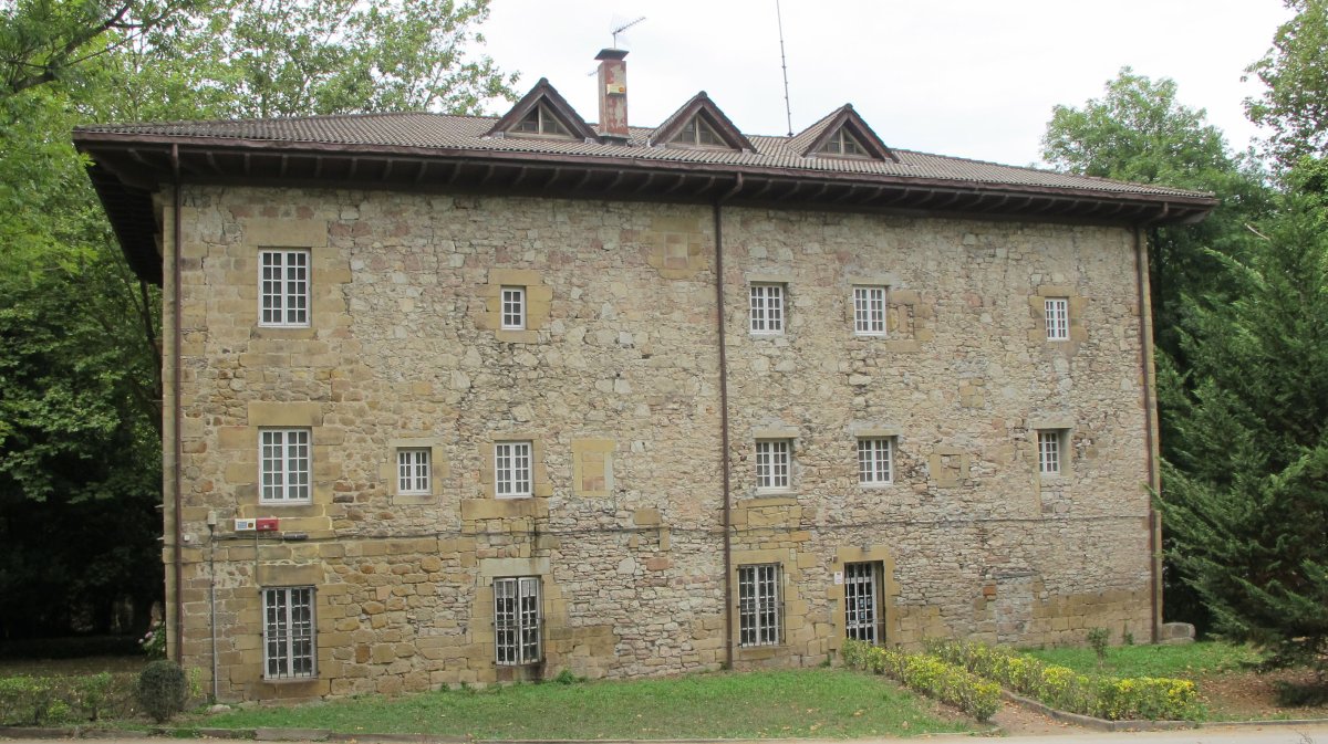 Urdanibia jauregia, Irun