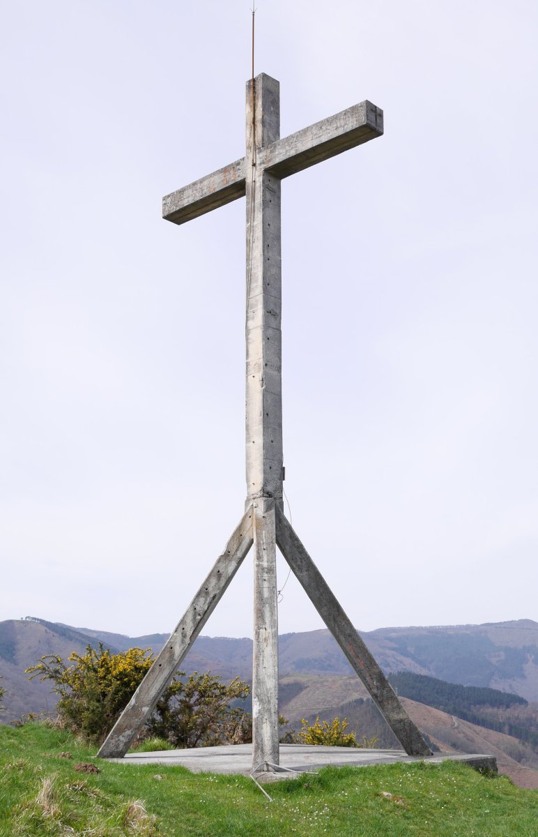 Polanezko gurutze zatarra, Frain tontorretik gertu