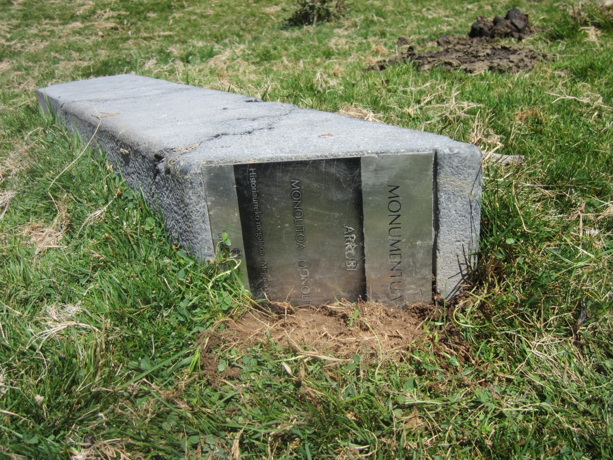 Monolito Arrubi  (Septiembre  2016)