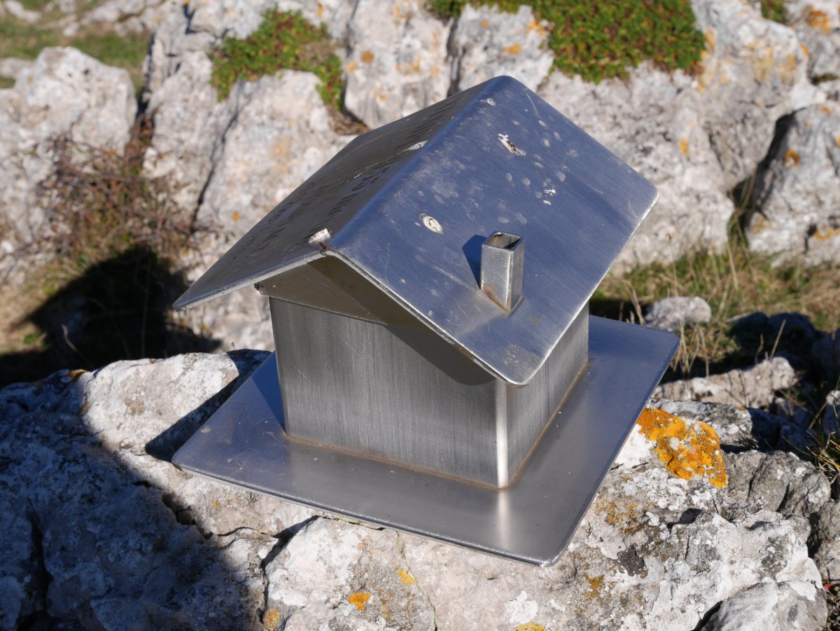 Atxipiko txartelontzia