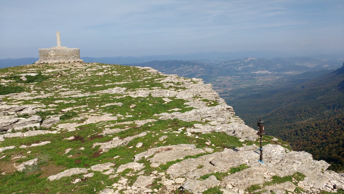 Berian (1493m), postontzia eta erpin geodesikoa