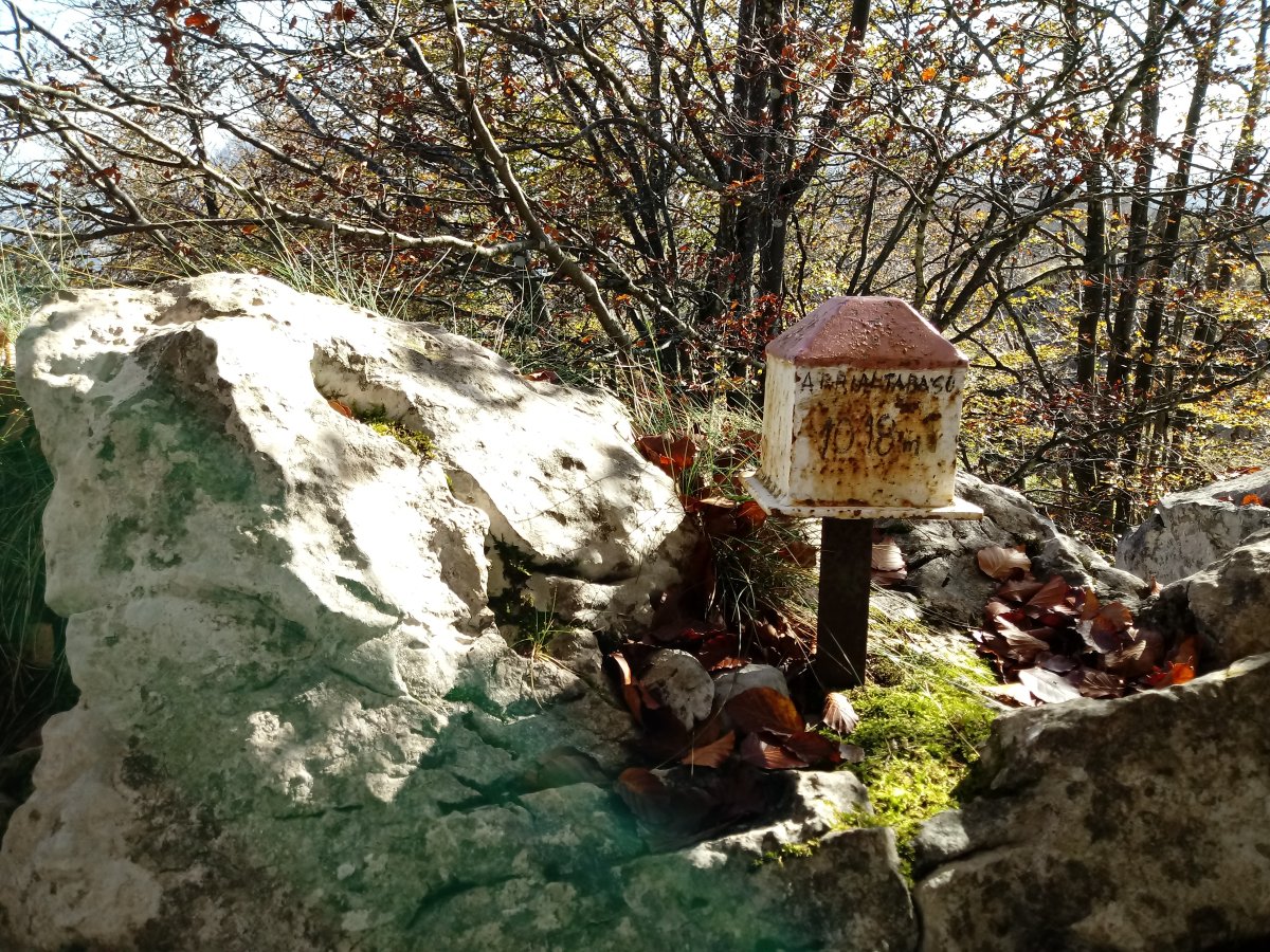 Arrietabaso (1018m) tontorreko postontzia