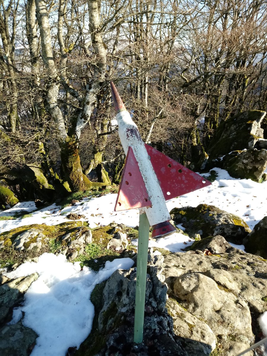 Atxolin (841m) tontorreko postontzia