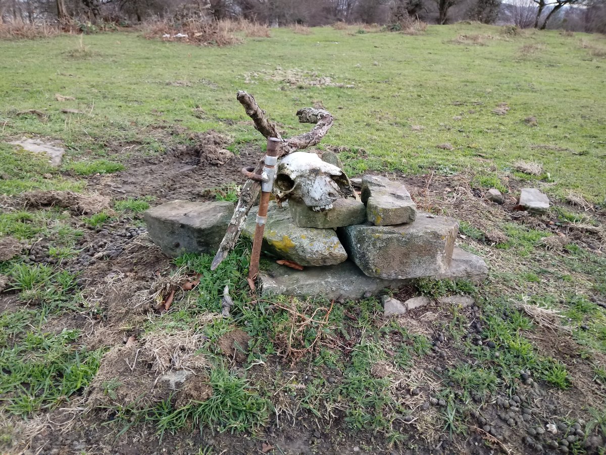 Aiaogaina (802m) tontorreko postontzia