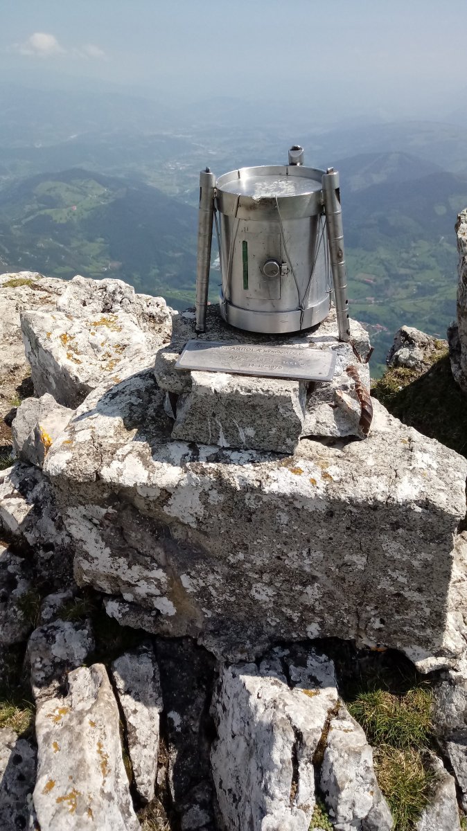 Atxuri (1551m) postontzia.jpg