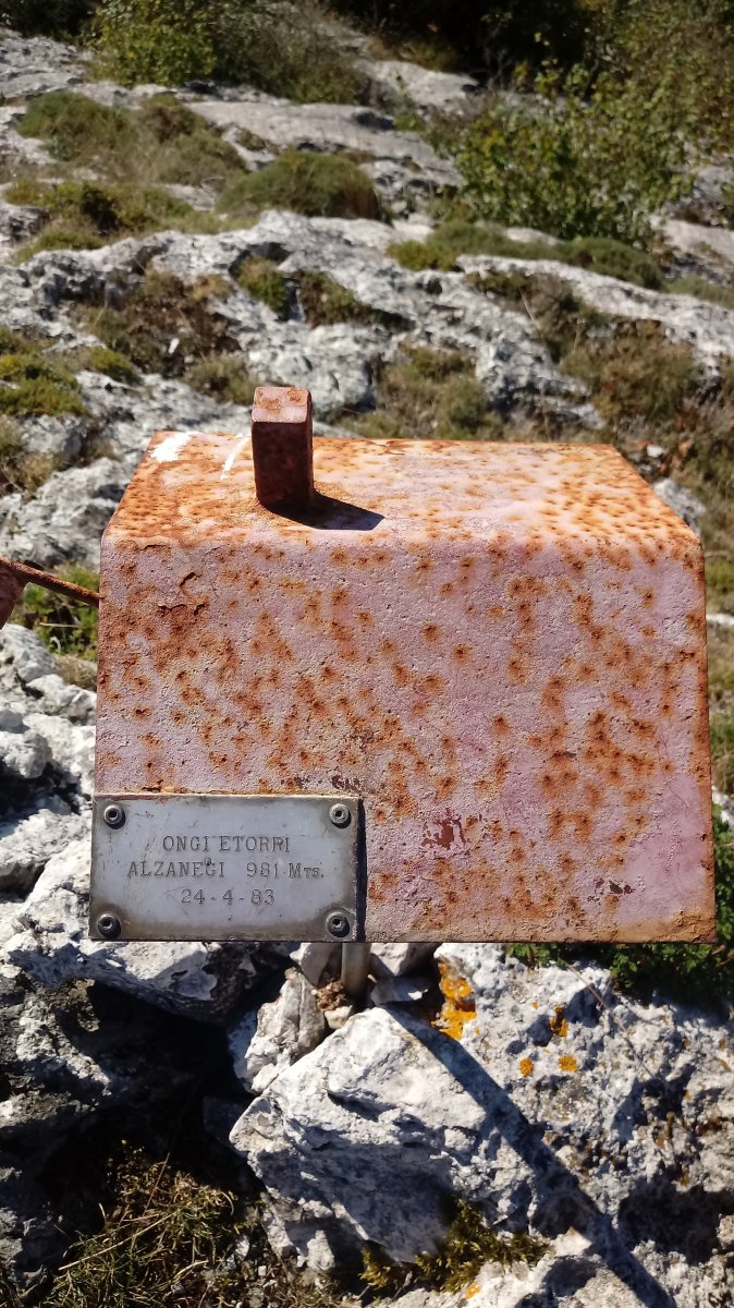 Artzanegi (980m) postontzia