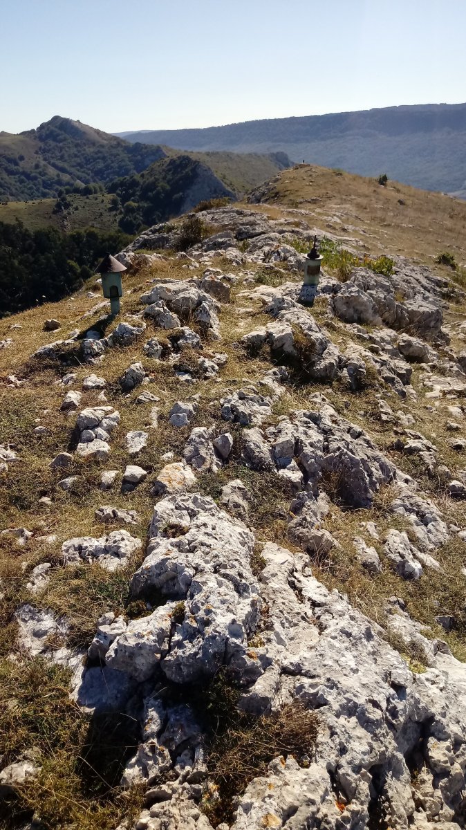 Aitzabala (1014m) tontorra eta postontziak