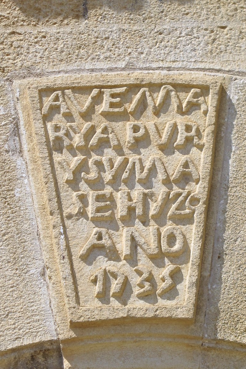 Etxe bateko atearen klabea, Zuritza