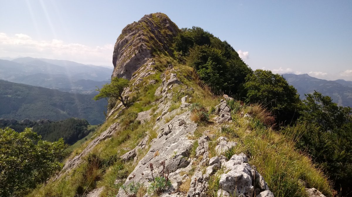 Intzartzu (811m) ekialdetik