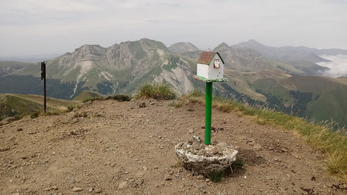 Lakhura (1877m) postontzia