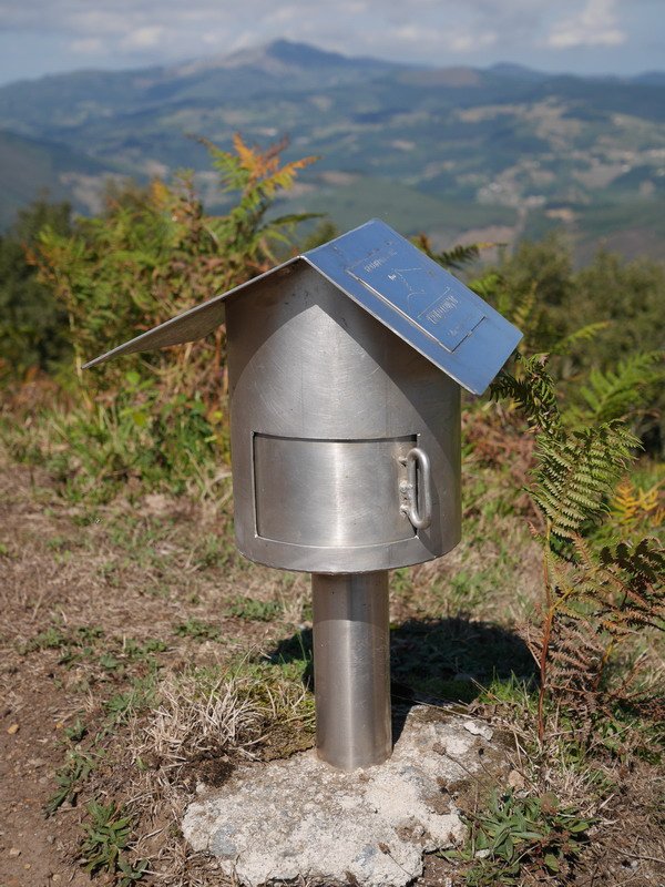 Rioyako txartelontzia