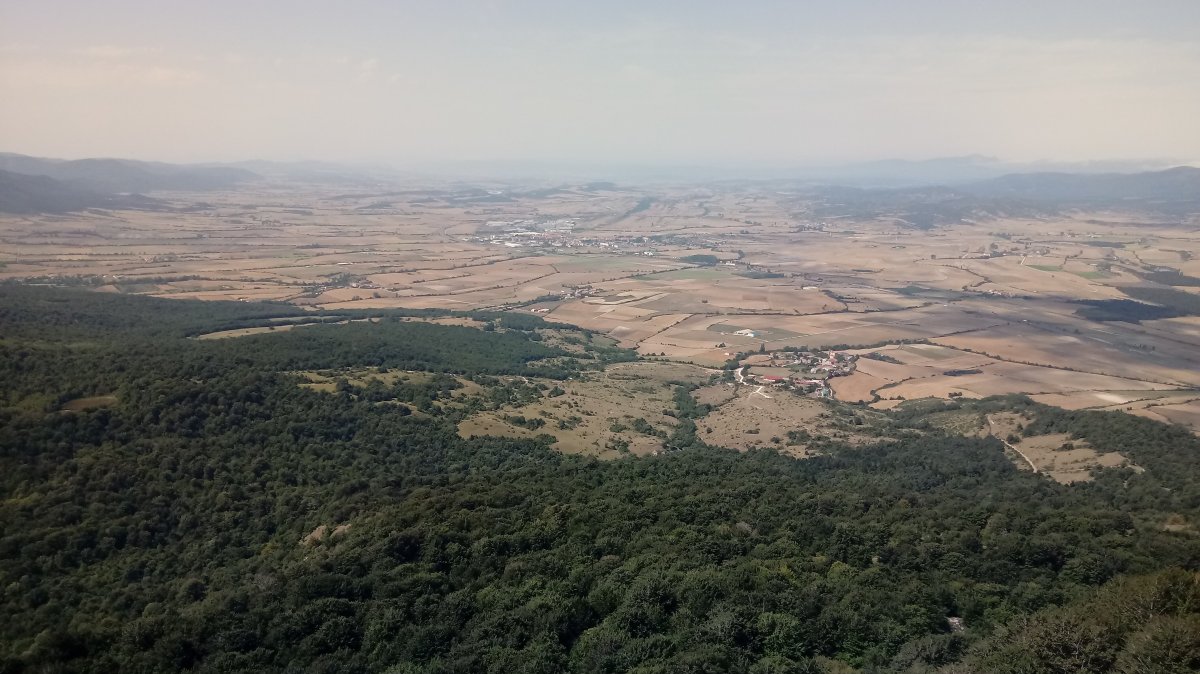 Agurain aldeko lautada Baio tontorretik