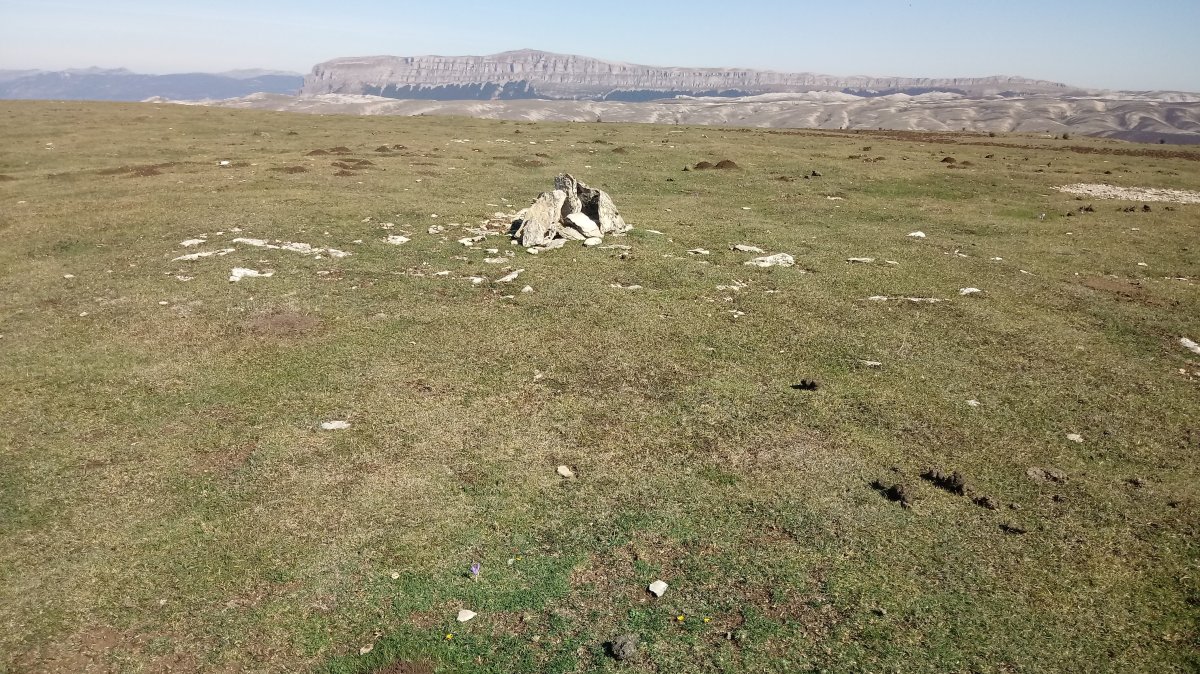 Malkaxko (1238m) tontorra, atzean Beriain