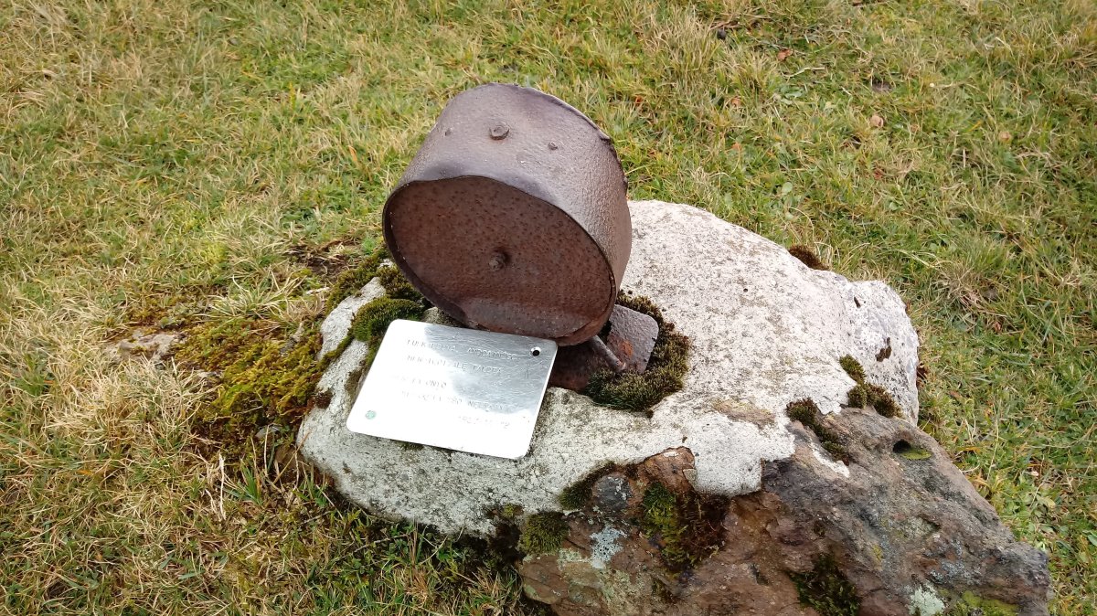 Oindo (785m) postontzia