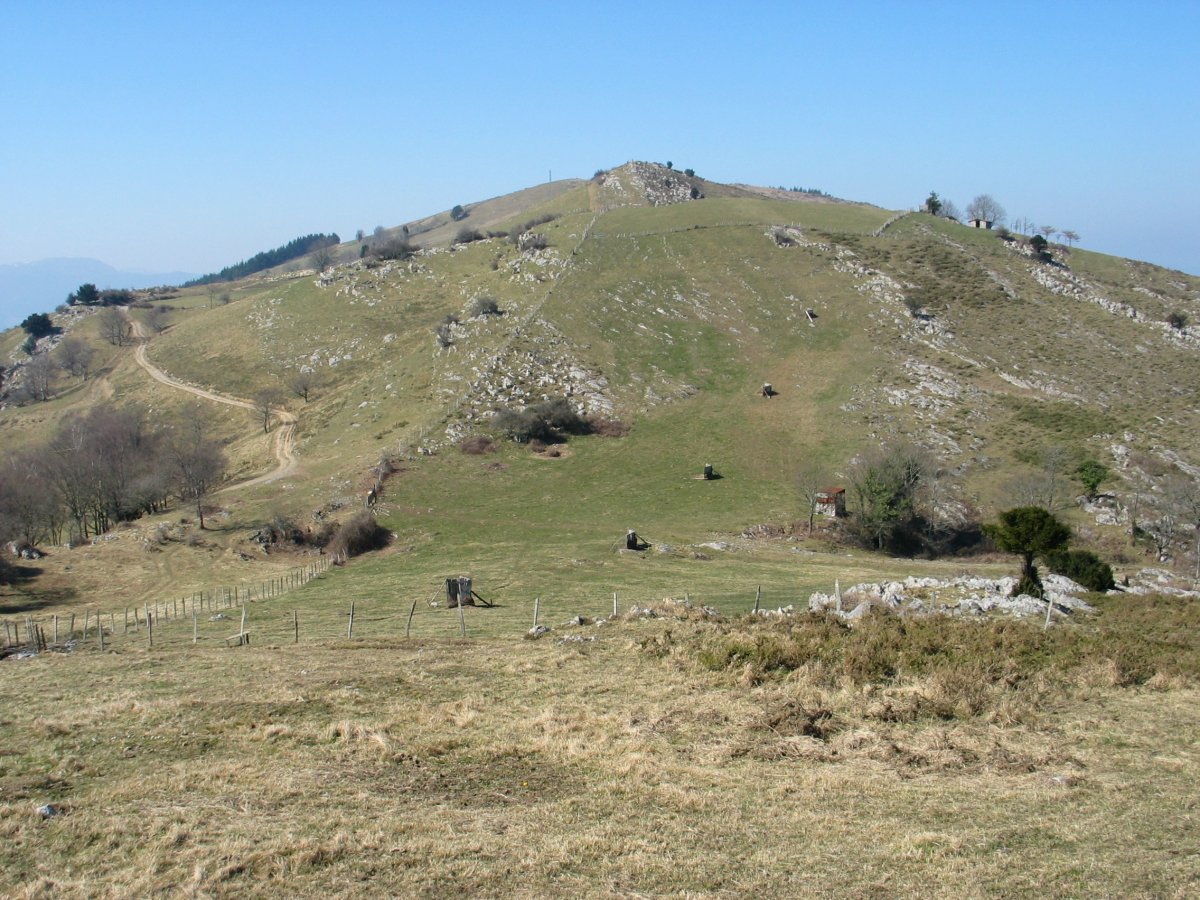 Aierdimusu, Txatxarromendi eta Agiñetazar artean