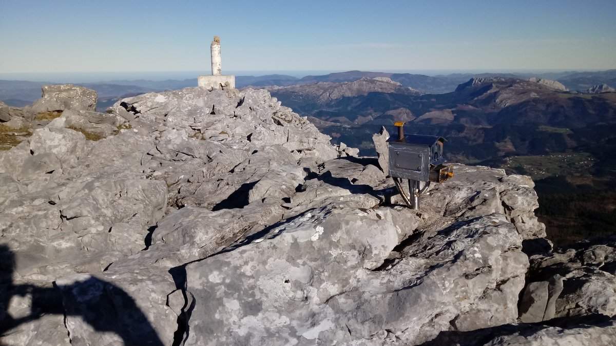 Igalirrintza (1304m) postontzia eta erpin geodesikoa