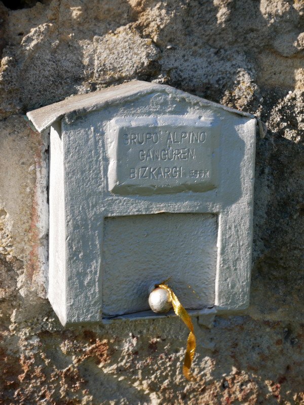 Bizkargiko txartelontzia