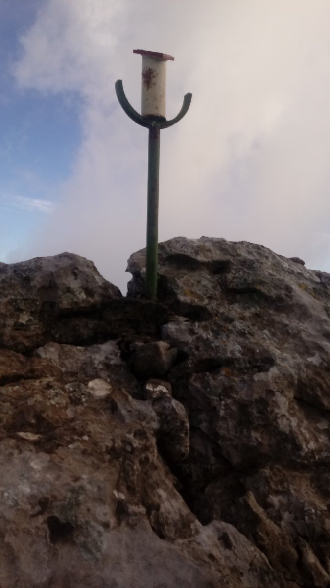 Aizkolaundi (1371) postontzia