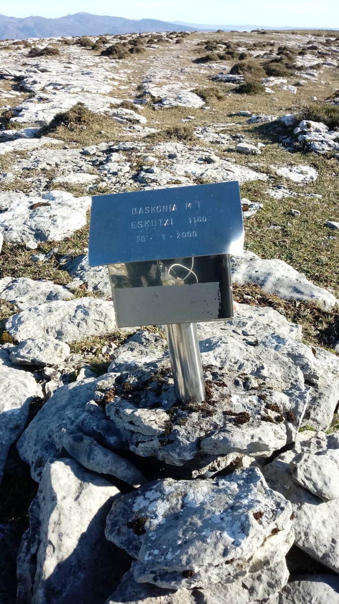 Eskutxi (1185m) postontzia