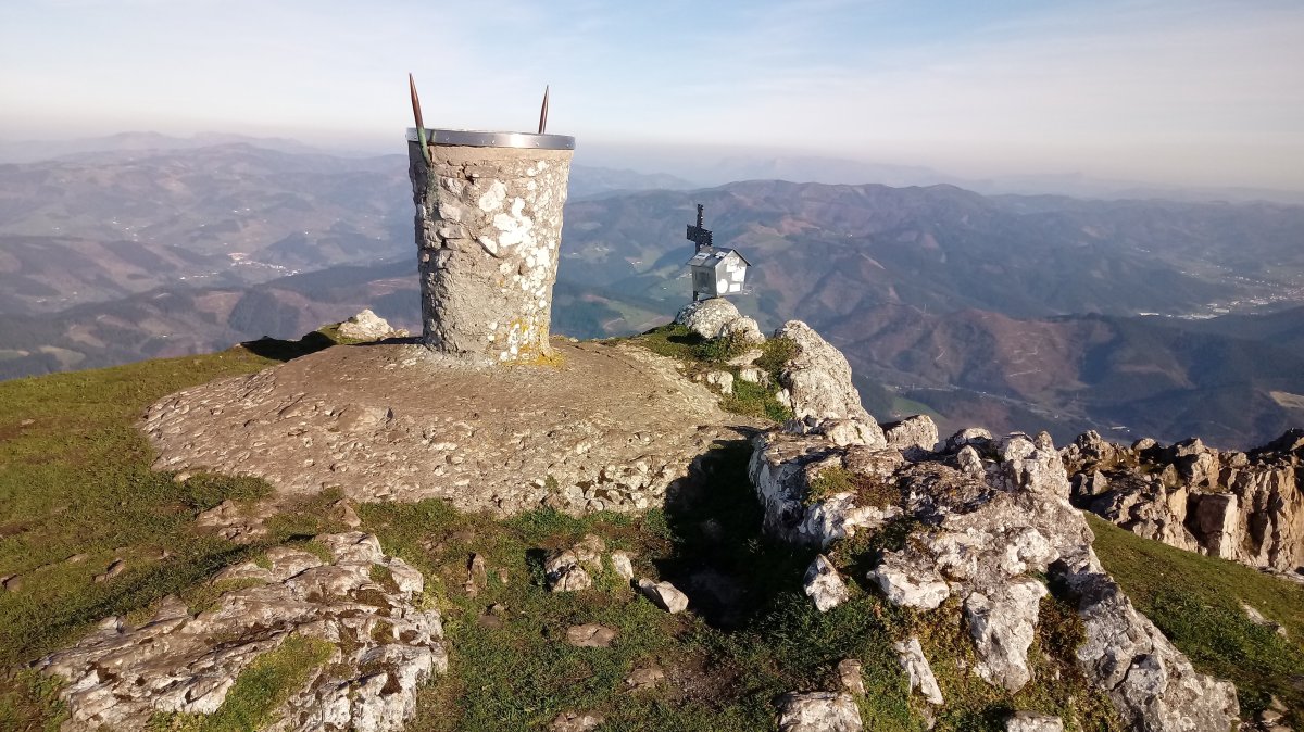 Udalaitz (1120m) tontorra