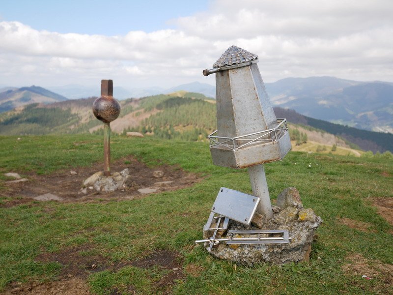 Larragorriko txartelontziak