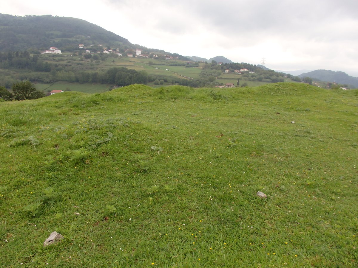 ALTZUSTABERRI campo tumular