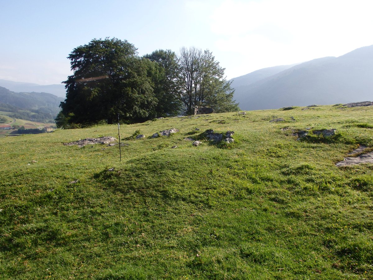 ALTZUSTABERRI III túmulo