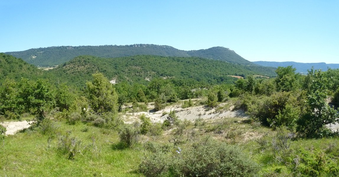 Ekala inguruko mendiak