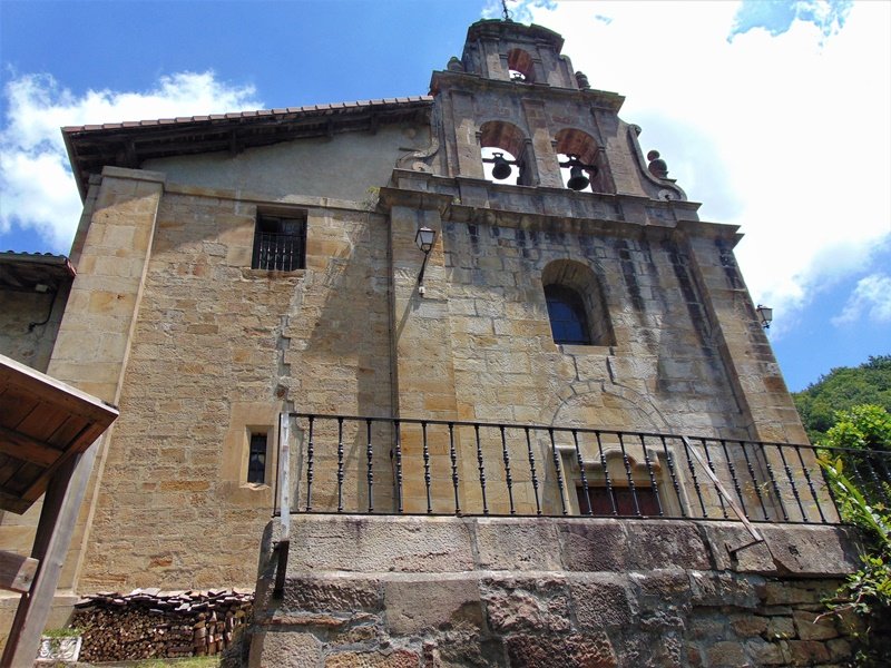 Dorletako Andra Maria Santutegia