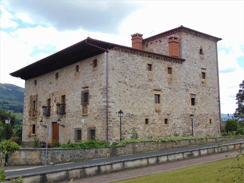 Otalora Dorretxea Aozaratzan