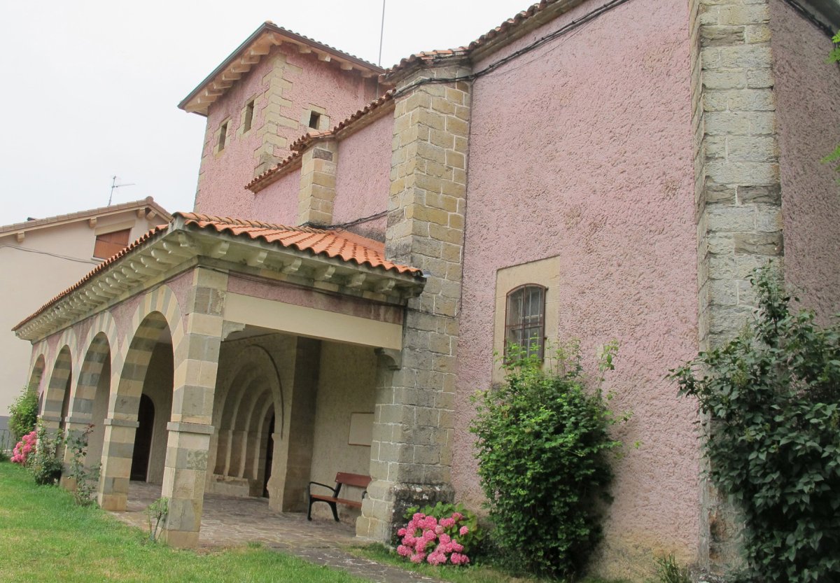 San Saturnino eliza, Lintzoain-Erroibar