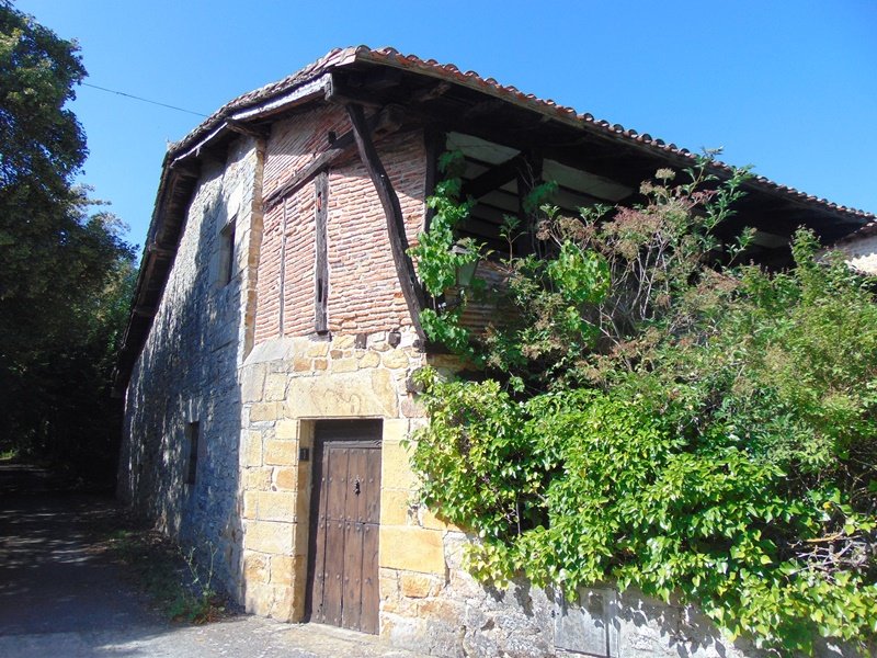 Lazarraga Dorretxea Larrean