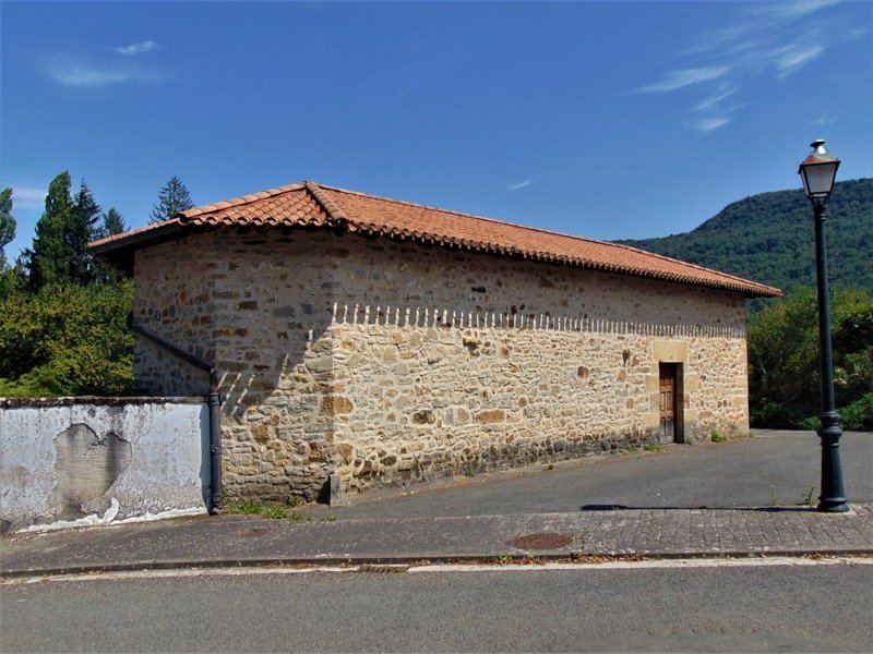 Magdalena Ermita Ozetako Hilerrian