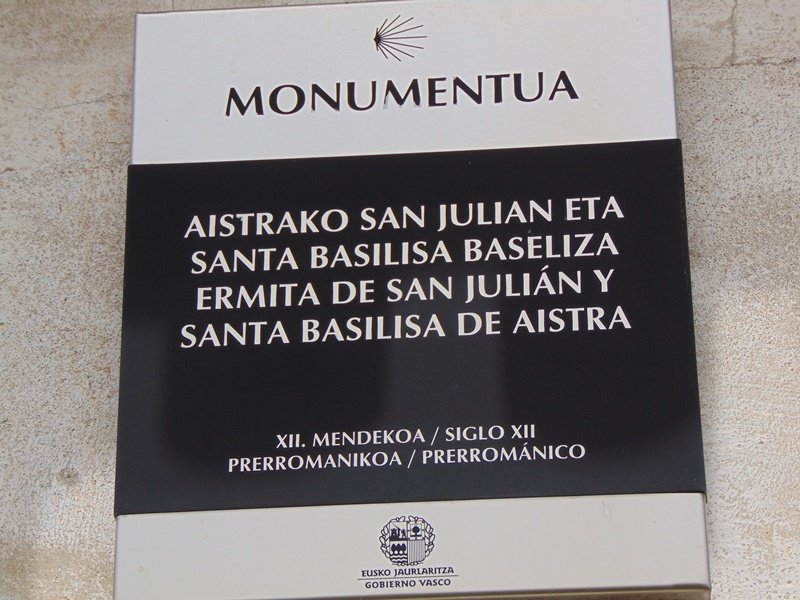 San Julian Eta Santa Basilisa de Aistra Ermita Zalduondon