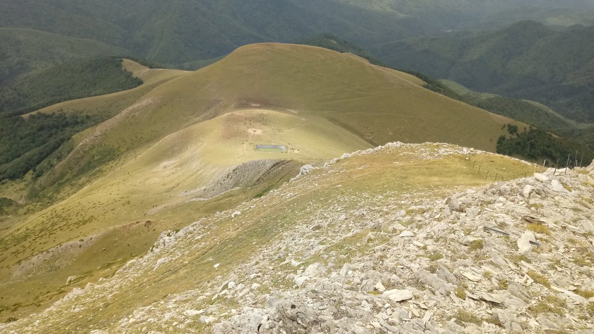 Orhi (2017m) behera begirada hegoaldera, Muxumurru (1628m) aldera
