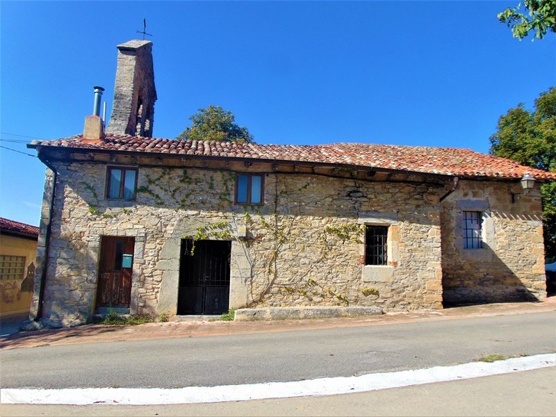 Santiago Eliza Aprikanon