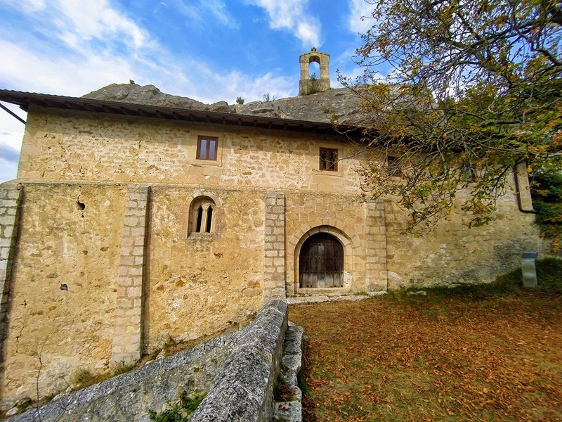 Haitzaren Andre Maria Haitzuloa Ermitategia