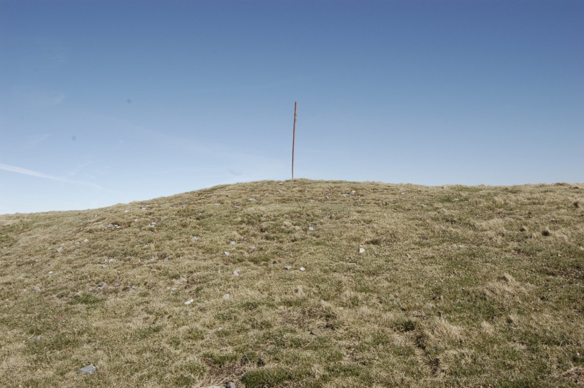 Túmulo Astobizkar Ipar (Foto Mtz Txoperena Marzo 2008) 