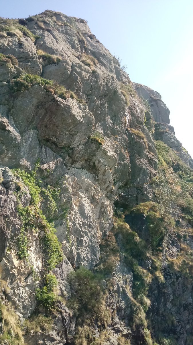 Erroilbide (837m) azpitik inguratzen