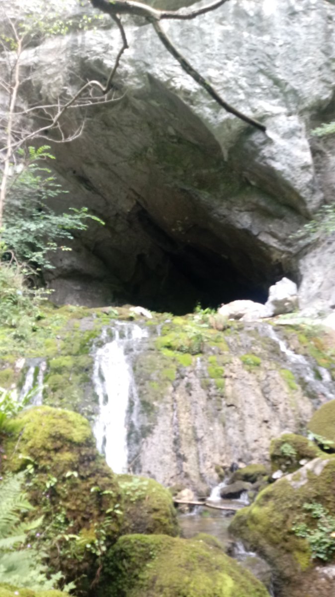 Biduze iturburu haitzuloa