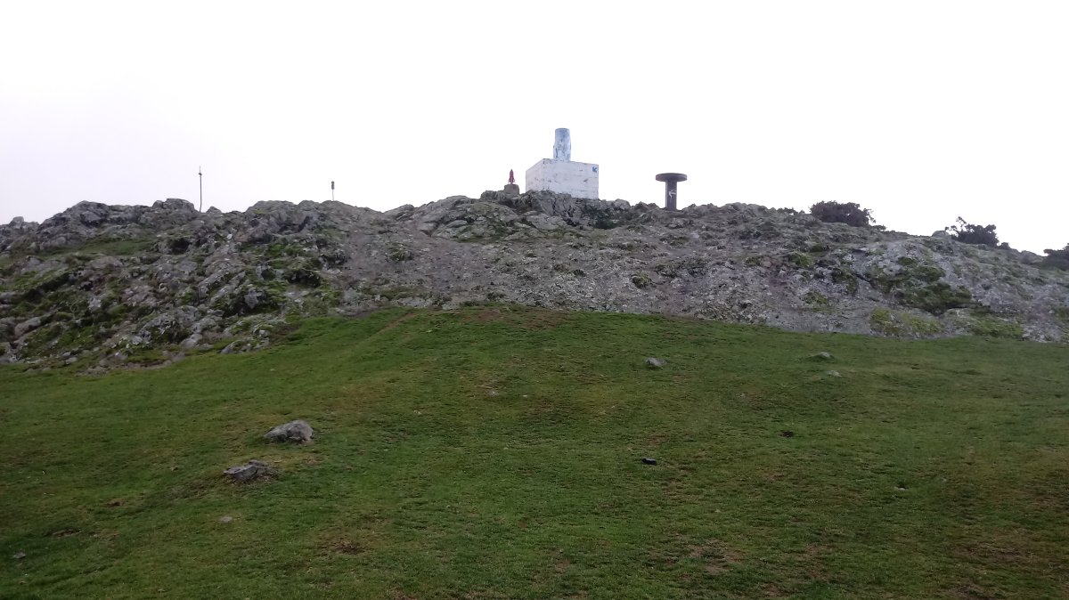 Kalamua (711m) tontorra