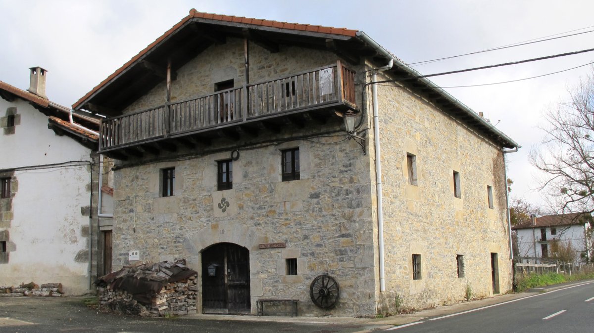 Garaikoetxezarra (Palacios) etxea, Jauntsarats-Basaburua