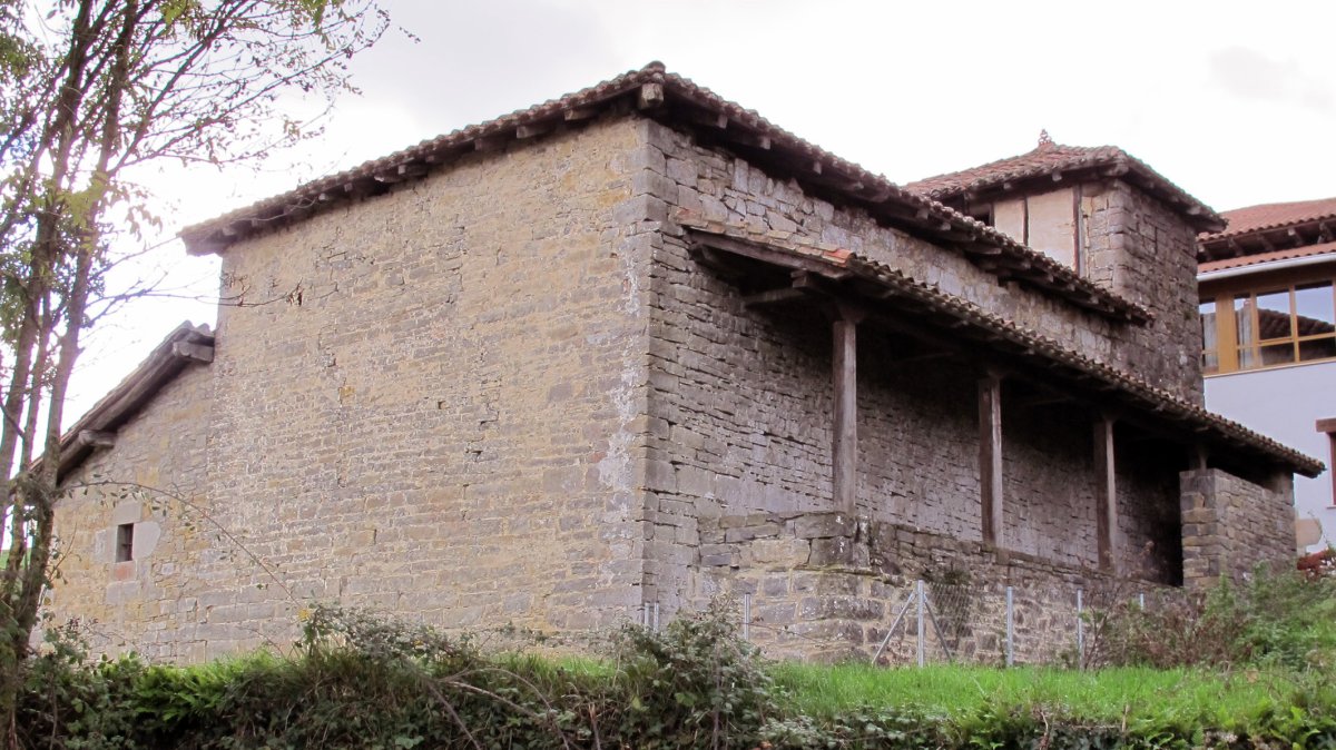 Errosarioko Andra Maria eliza, Udabe-Basaburua