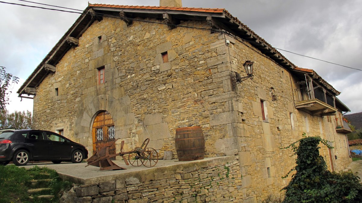 Labornea etxea, Beramendi-Basaburua