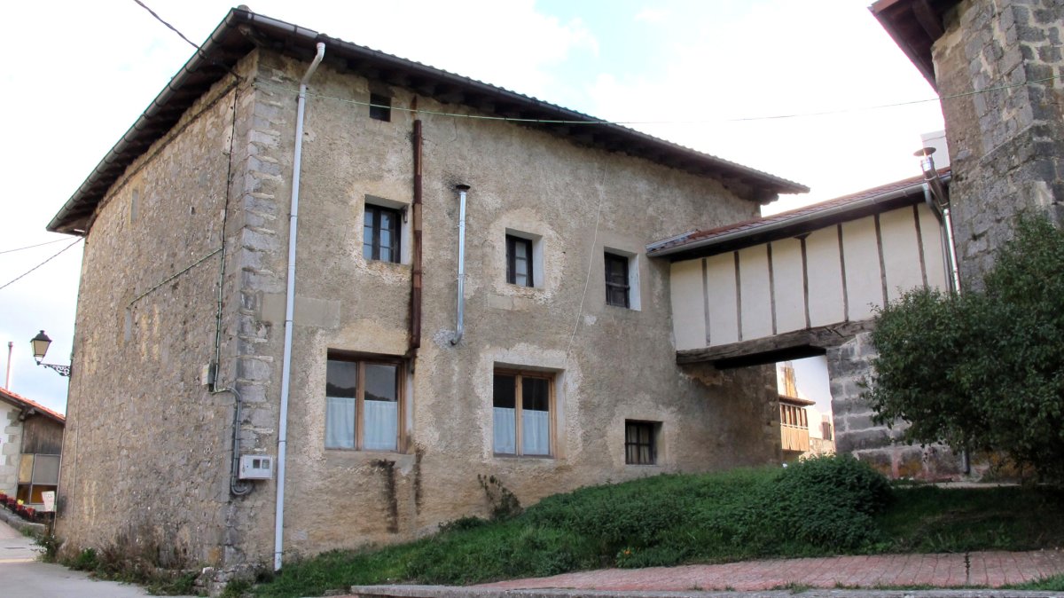 Apezetxea etxea, Goldaratz-Imotz