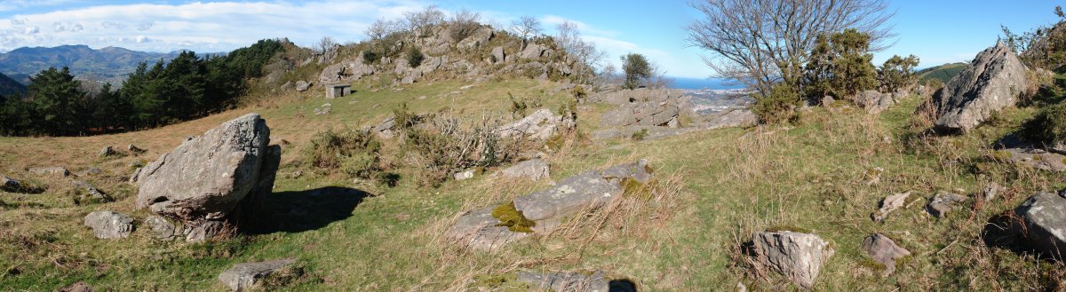 Arlegor, Aballarriren iparraldeko muino harritsua