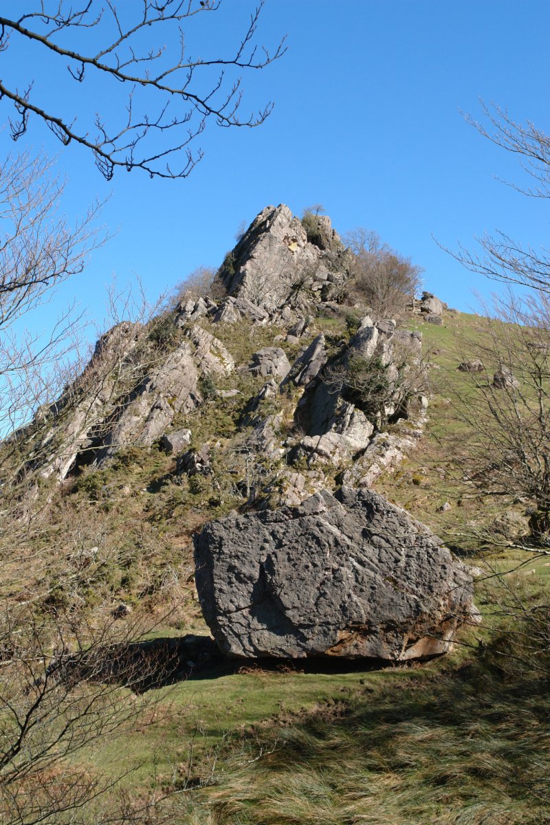 Aballarri Manteleko harkaitzen aldetik